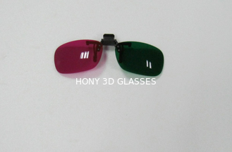 Coupez sur les verres rouges en plastique du vert 3D pour l'image et le film du regard 3D